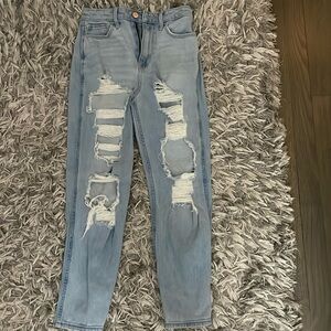 Hollister Ultra High Rise Mom Jeans Size W24 L25